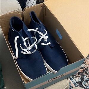 TOMS Men's Chukka Boots in Navy Blue